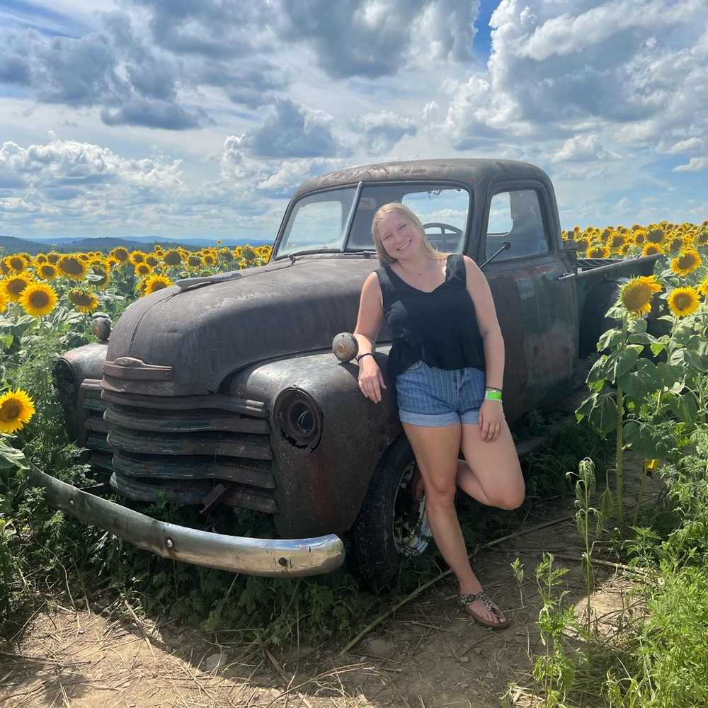 Meet your Posher, Madison